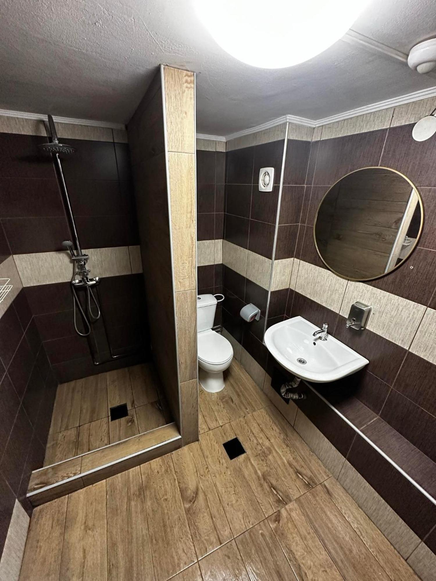 Aparthotel Casa Bucovineana Iasi Esterno foto
